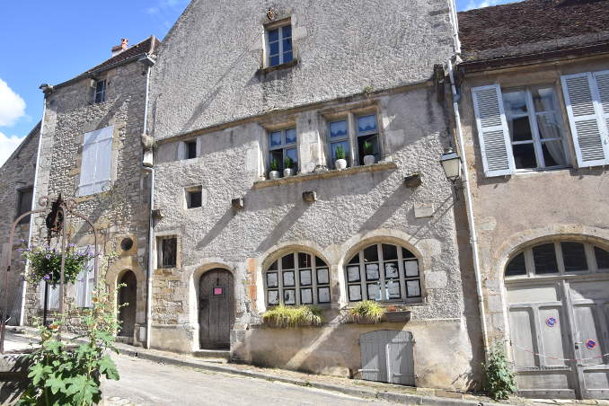 Hauptstraße von Vézelay 
